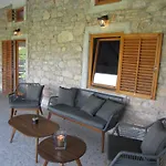 Appartement Filipi 5 *