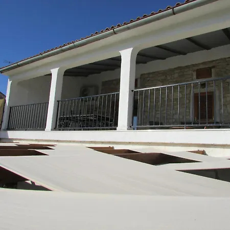 Filipi 5 * ヴィジナダ