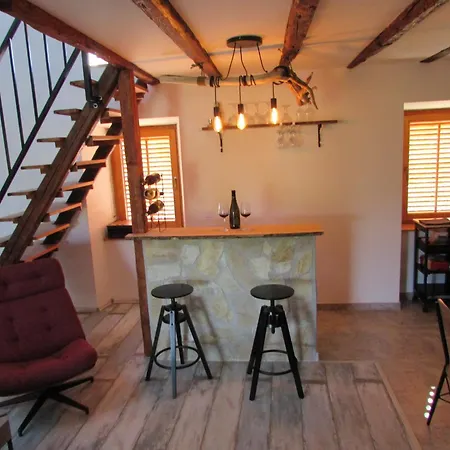 アパート Filipi 5